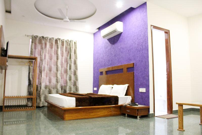 Grace Hotel Karnāl Exterior photo