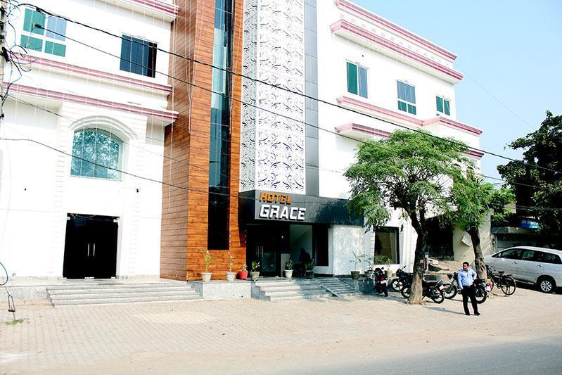 Grace Hotel Karnāl Exterior photo